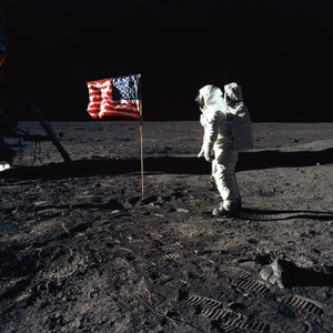 Buzz Aldrin ve Ay