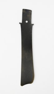 Çatallı keski (zhang), Qijia Kültürü, MÖ 2500-2000 dolayları (yeşim taşı (nefrit))