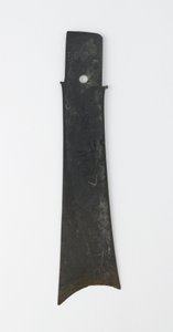 Çatallı keski (zhang), Qijia Kültürü, MÖ 2500-2000 dolayları (yeşim taşı (nefrit)) by Neolithic Period Chinese School