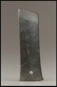 Hasat bıçağı (hu), Qijia Kültürü, MÖ 2500-2000 dolayları (yeşim taşı) by Neolithic Period Chinese School