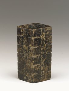 Uzun tüp (cong) Tai Gölü bölgesi, Liangzhu kültürü, MÖ 3300-2250 (yeşim taşı)