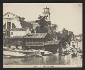 Venedik Venezia'daki Squero di San Trovaso'daki gondol atölyesinin görünümü - Squero di S. Trovaso (nesnedeki başlık)