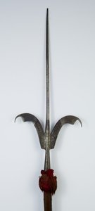 Friuli Spear (çelik, ahşap ve yaldız izleri olan kumaş) by Northern Italian School