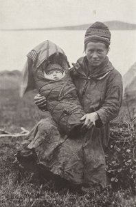 Lapp Anne ve Bebek by Norwegian Photographer