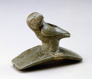Falcon heykeli borusu, MÖ 200 - MS 100 (boru taşı ve nehir incisi) by Ohio Hopewell culture