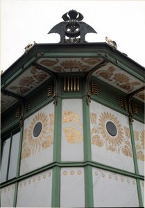 Art Nouveau: Mimar Otto Wagner (1841-1918) (Viyana Secession) 1894-1899 Viyana, Avusturya tarafından yapılan Karlsplatz metro istasyonunun (şimdi kafe) pavyonunun görünümü