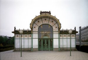 Art Nouveau: Mimar Otto Wagner (1841-1918) (Viyana Secession) 1894-1899 Viyana, Avusturya tarafından yapılan Karlsplatz metro istasyonunun (şimdi kafe) pavyonunun görünümü