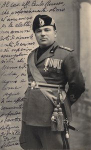 "MVSN- Blackshirts" albümü: Centurion of the Militia tam üniformalı, 05/1939 (s/b fotoğraf) by Pasquini Pasquini