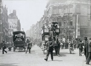 Ludgate Circus, Londra, Kraliçe'nin Jübilesi için hazırlandı, 1897 by Paul Martin