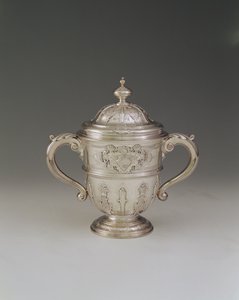 İki kulplu fincan ve kapak, 1730-31
