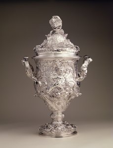 İki kulplu fincan ve kapak, 1742-43