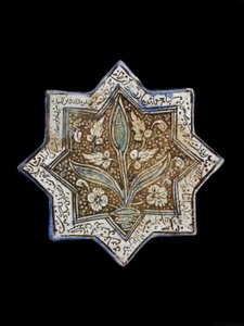 Sekiz köşeli yıldız karosu, Sultanabad, İran, İlhanlı hanedanı (seramik)
