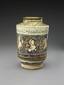 Harpili kavanoz, 13. yüzyılın başları (frit gövde, opak beyaz sır üzerine parlaklık ve kobalt mavisi ile boyanmıştır) by Persian School