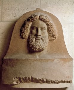 Fenike Uygarlığı: Fenike lahitine oyulmuş insan başı. 4. yüzyıl M.Ö. Mermer kabartma çoraplar. karartmak 80 cm Paris, Louvre Müzesi