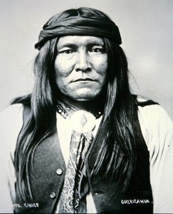 Chiricahua Kabilesinin Chato Şefi (s/b fotoğraf)