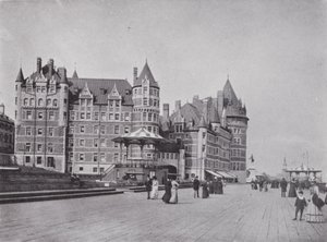 Chateau Frontenac ve Dufferin Teras (s/b fotoğraf) by Photographer Canadian