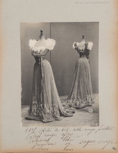 Albüm Sayfası: House of Worth, Balo Elbisesi by Photographer French