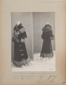 Albüm Sayfası: House of Worth, Coat (Redingote) by Photographer French