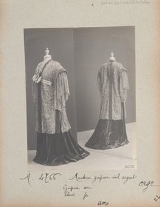 Albüm Sayfası: House of Worth, Coat by Photographer French