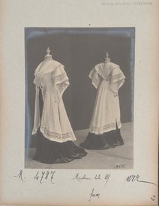 Albüm Sayfası: House of Worth, Coat by Photographer French