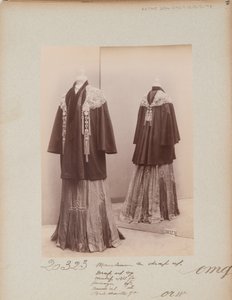 Albüm Sayfası: House of Worth, Coat by Photographer French