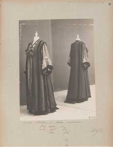 Albüm Sayfası: House of Worth, Coat by Photographer French
