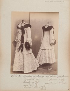 Albüm Sayfası: House of Worth, Coat by Photographer French
