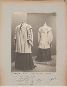 Albüm Sayfası: House of Worth, Coat by Photographer French