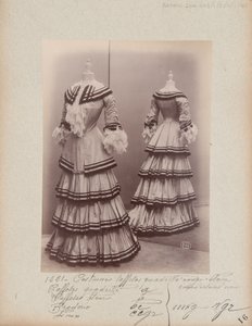 Albüm Sayfası: House of Worth, Kostüm by Photographer French