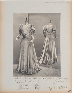 Albüm Sayfası: House of Worth, Dress by Photographer French