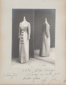 Albüm Sayfası: House of Worth, Dress by Photographer French