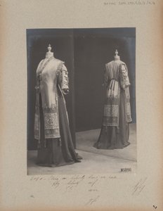 Albüm Sayfası: House of Worth, Jacket by Photographer French