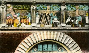 Şarap işinin çeşitli aşamalarını temsil eden kapının üzerindeki friz, Reims, rue de Mars, Maison des Champagnes Veuve Clicquot (Clicquot-Ponsardin) (renkli kartpostal) girişi by Photographer French