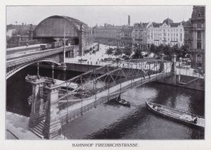 Berlin: Bahnhof Friedrichstrasse (s/b fotoğraf) by Photographer German