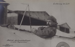 Fransız havacı Louis Bleriot, tek kanatlı uçağıyla Manş Denizi