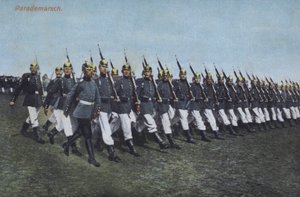 Geçit töreninde yürüyen Alman ordusu piyade askerleri (fotoğraf) by Photographer German