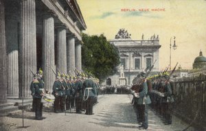 Neue Wache, Berlin'in dışında geçit töreni yapan Alman askerleri (renkli fotoğraf) by Photographer German