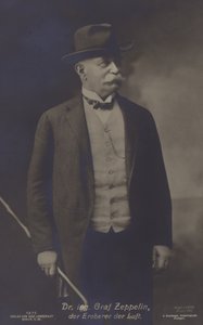 Graf Ferdinand von Zeppelin, Alman zeplin tasarımcısı ve kurucusu (s/b fotoğraf) by Photographer German
