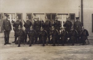Alman ordusu piyade askerleri grubu (s/b fotoğraf) by Photographer German