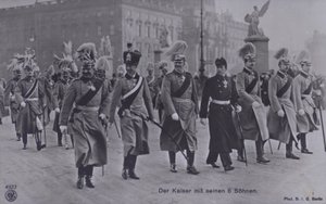 Almanya Kralı II. Wilhelm ve askeri üniformalı altı oğlu (s/b fotoğraf) by Photographer German