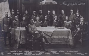 Alman Kaiser Wilhelm II, kıdemli Alman askeri komutanlarıyla birlikte (s/b fotoğraf) by Photographer German