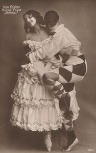 Rus bale dansçıları Vera Fokina ve Michel Fokine, Carnaval'da, c1910 (s/b fotoğraf) by Photographer German