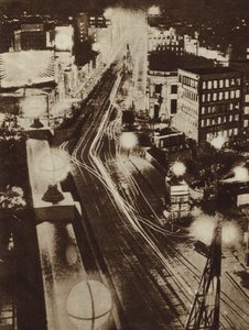 Ginza, Tokyo, Japonya'nın parlak ışıkları, geceleri (s/b fotoğraf) by Photographer Japanese