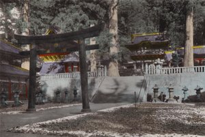 Japonya, c.1912: Mozole ve ilk Shogun için zemin, Tokugawa hanedanından Iyeyasu, yaklaşık 300 yaşında Nikko (fotoğraf) by Photographer Japanese