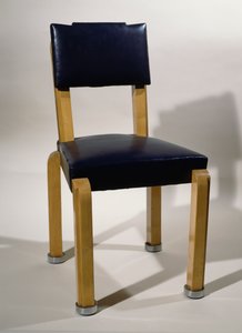 Sandalye, Pierre-Emile Legrain (1889-1929), mavi deri ve çınar ağacından, Art deco tarzında. Fransa, 20. yüzyıl.