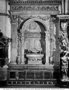 Antonio Roseli Anıtı (mermer) by Pietro Lombardo
