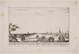 Frederik V inspicerer regimenterne uden for Vestre Port i Odense by Poul Isac Grønvold