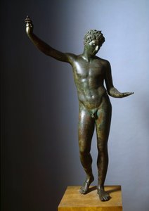 Yunan Sanatı: “” Maratonun genç adamı” (ephebe) Hermes genç veya genç sporcunun heykeli - Praxitele (MÖ 4. yüzyıl), MÖ 330 Dim. 130 cm - Atina, Ulusal Arkeoloji Müzesi - Marathon Boy veya Ephebe of Marathon - Bronz