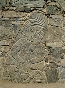 Bir savaşçı kabartmalı duvar by Pre-Columbian Pre-Columbian