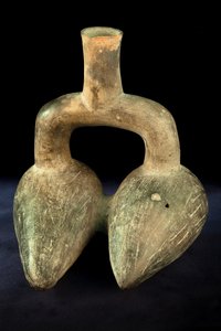 Çift gövdeli ve üzengi saplı fitomorf seramik / Art pr (terracotta)